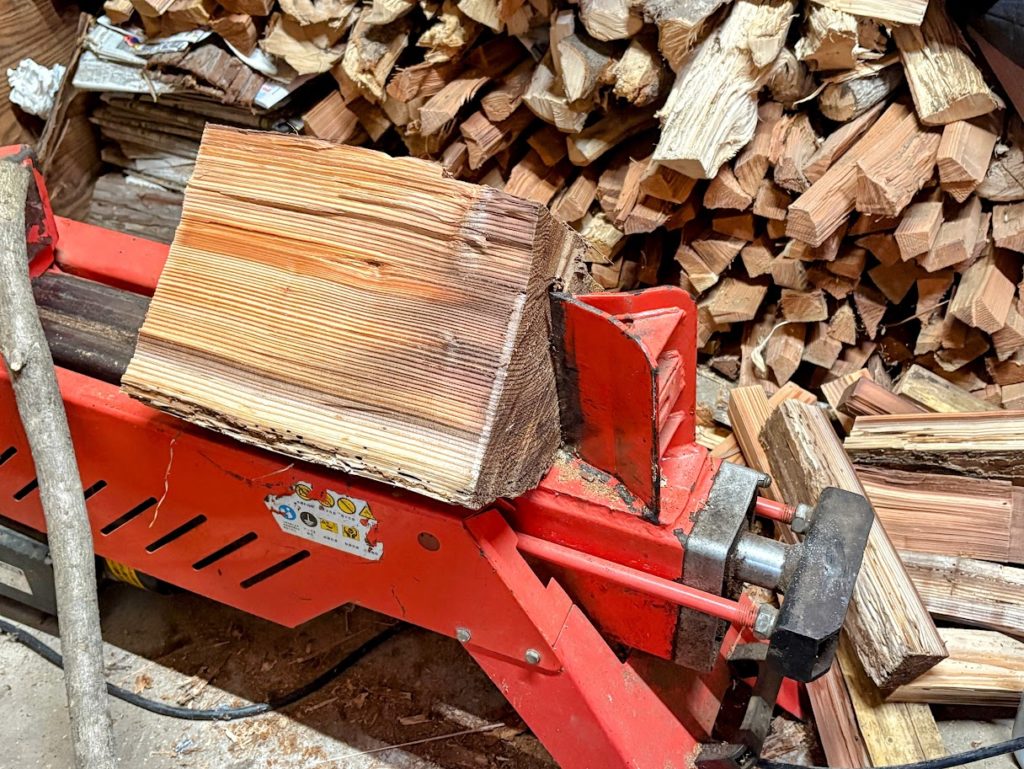 IMG_5744-EDIT-1024x769 毎日、薪作り