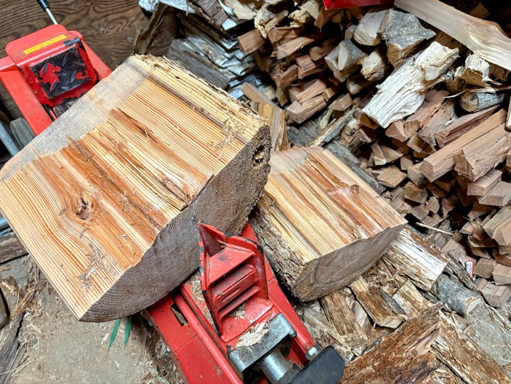 IMG_5745-EDIT-1024x769 毎日、薪作り